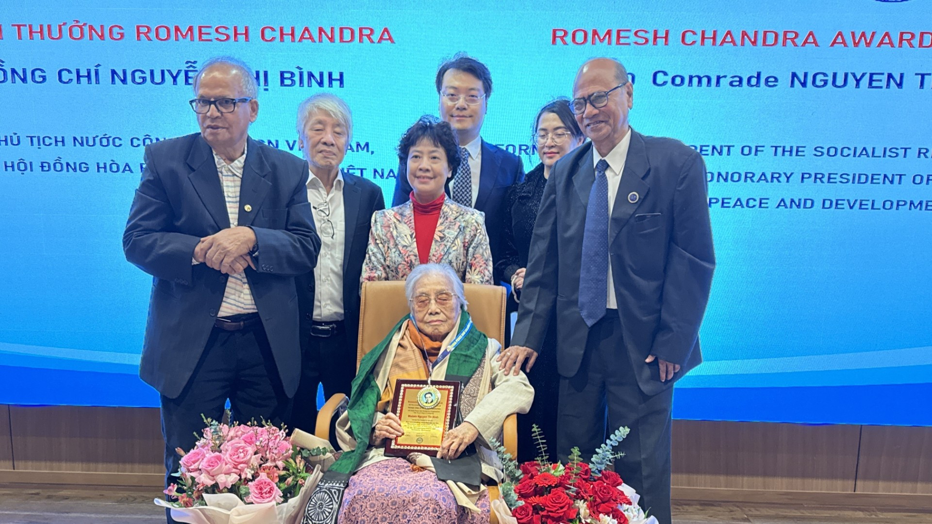 Ảnh 1 bài 6 báo Nhân dân.jpg